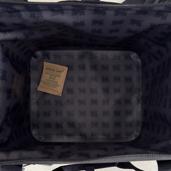 New Stanley Julienne Mini Soft Cooler - Black Carry Cooler - Picture 13 of 16